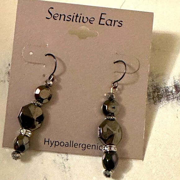 Black dangle hypoallergenic earrings - Picture 1 of 2
